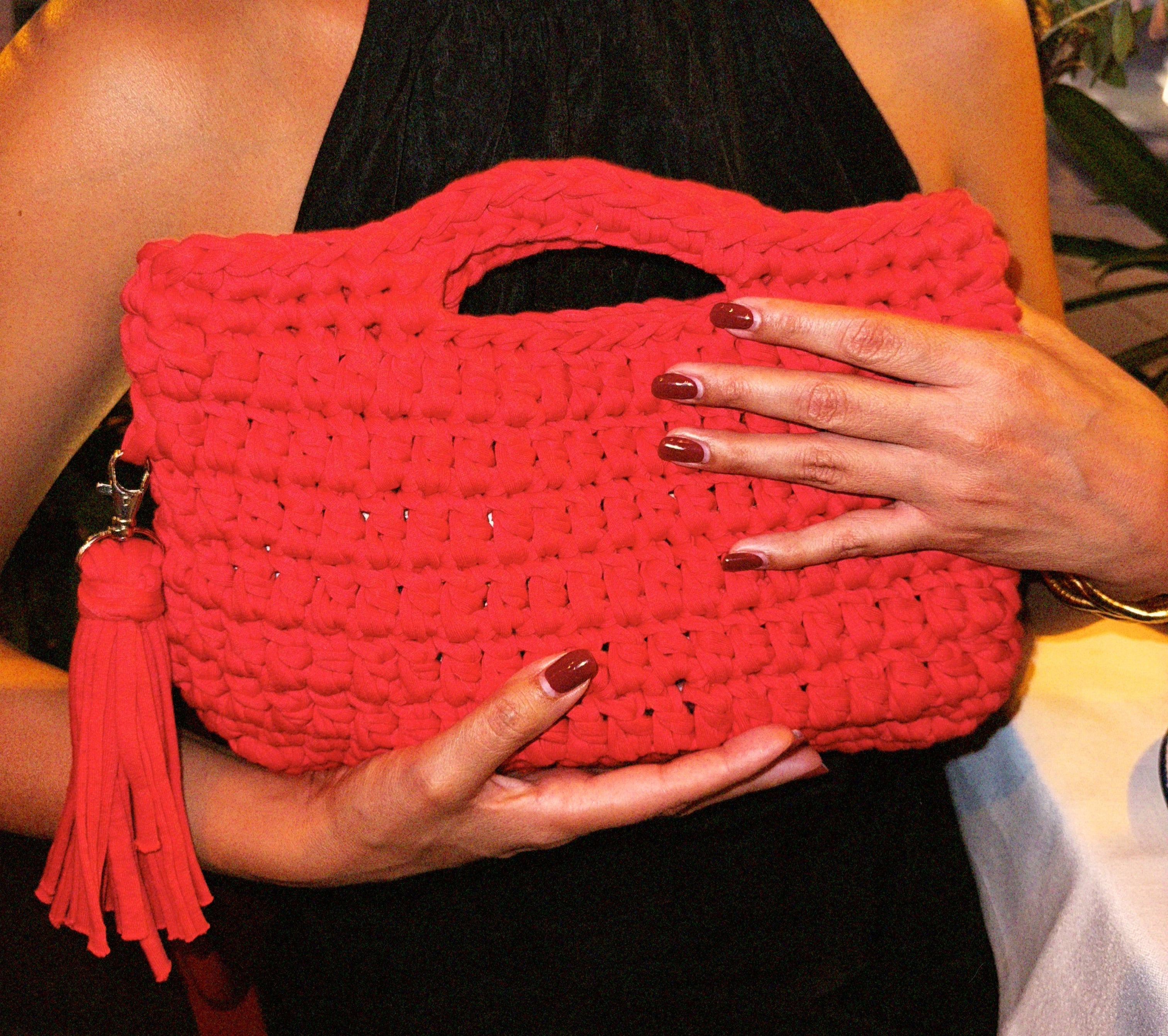 cartera crochet roja